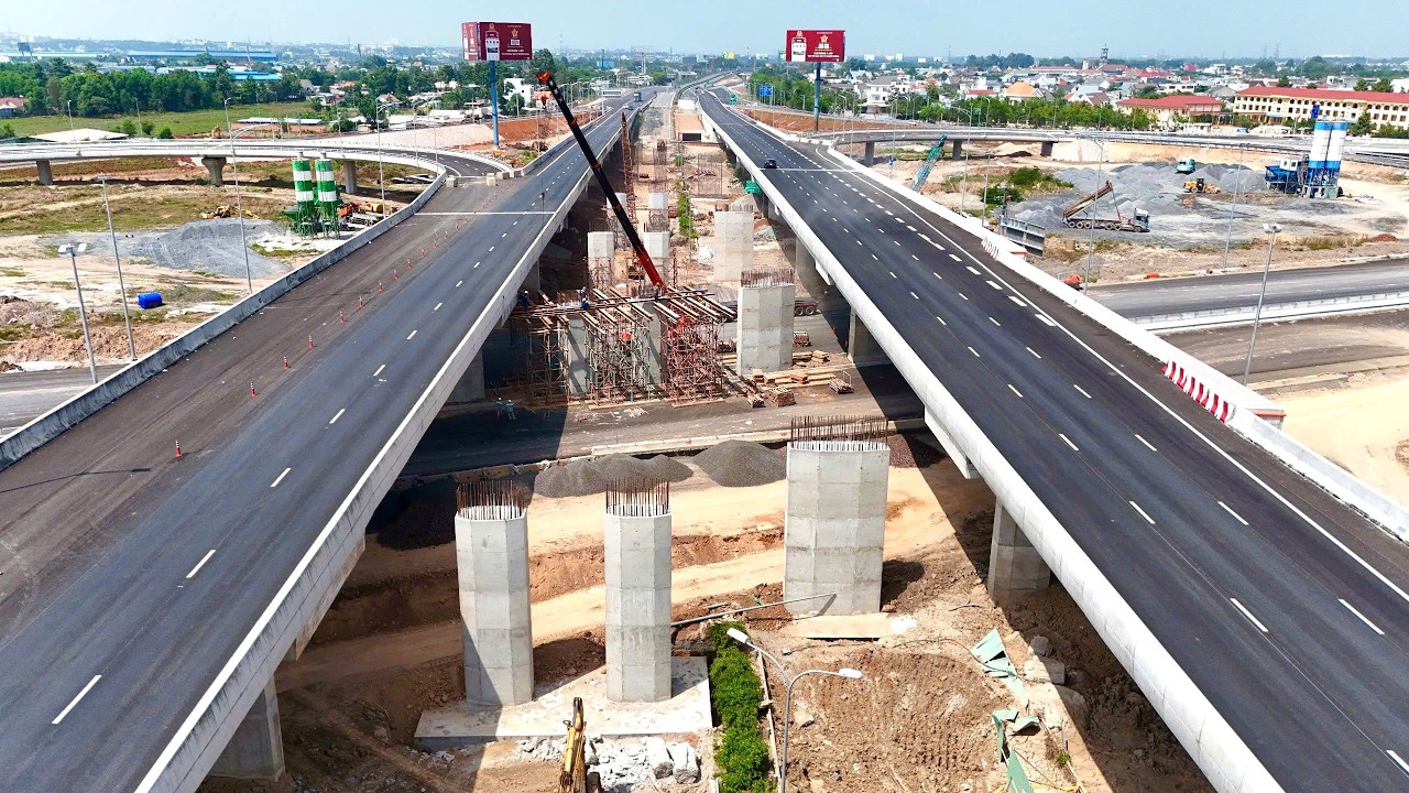 Siêu nút giao cao tốc Long Thành Dầu Giây và cao tốc Biên Hoà Vũng Tàu ngày 08/03/2026.