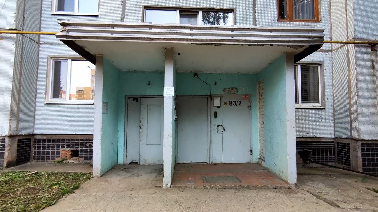 Лифт (КМЗ-1993 г.в); V=1 м/с; г/п 400 кг (Саратовское шоссе 83/2 подъезд 1; город Балаково)