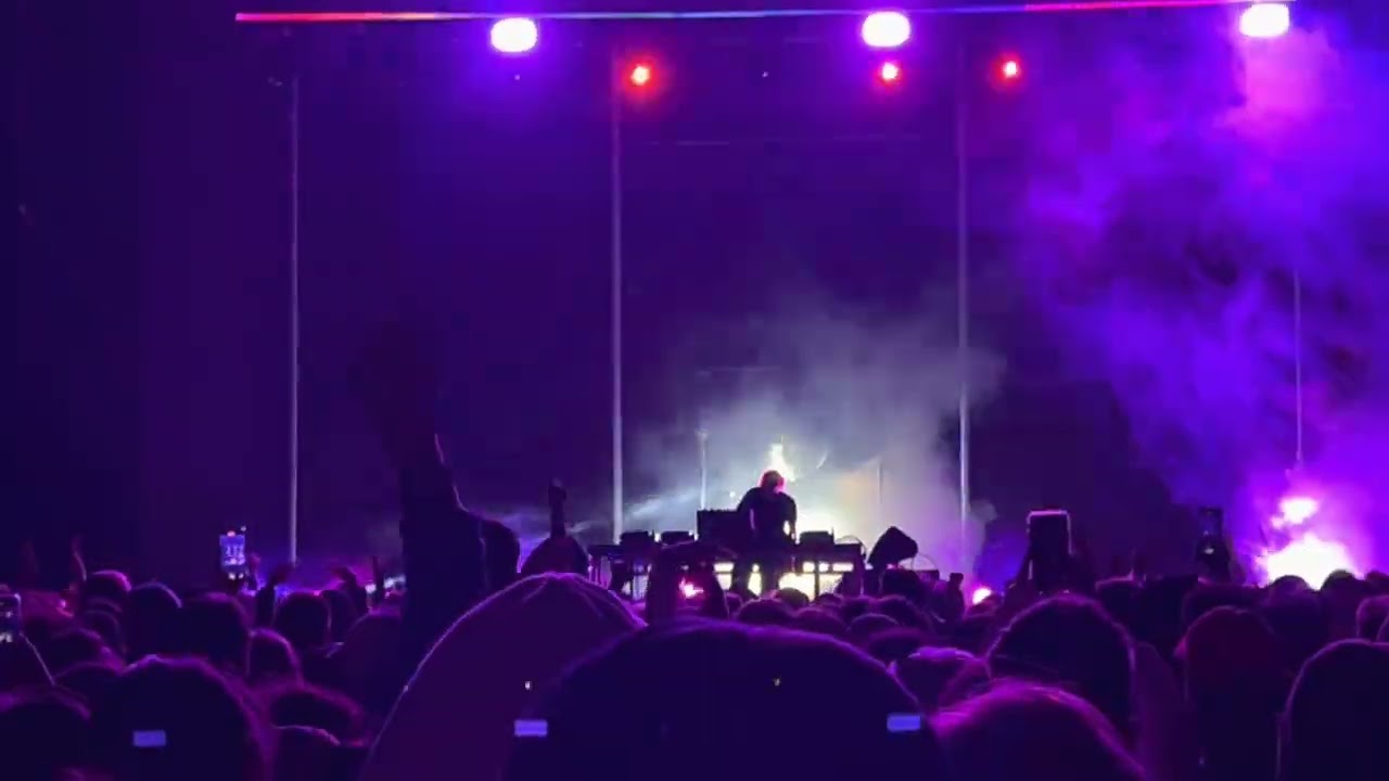 Jamie XX - Gosh (NYC Forest hills)