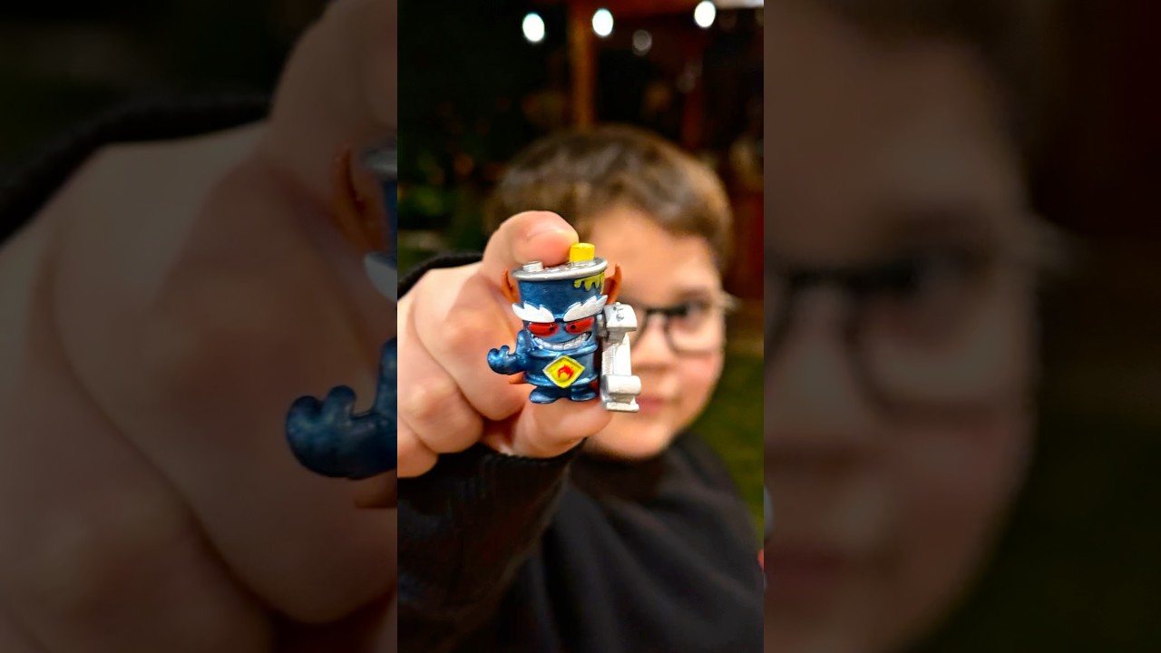 &iexcl;Me sali&oacute; Mister King, el ultra raro de SuperZings Serie 3! 👑😱✨ | Chiki Mati