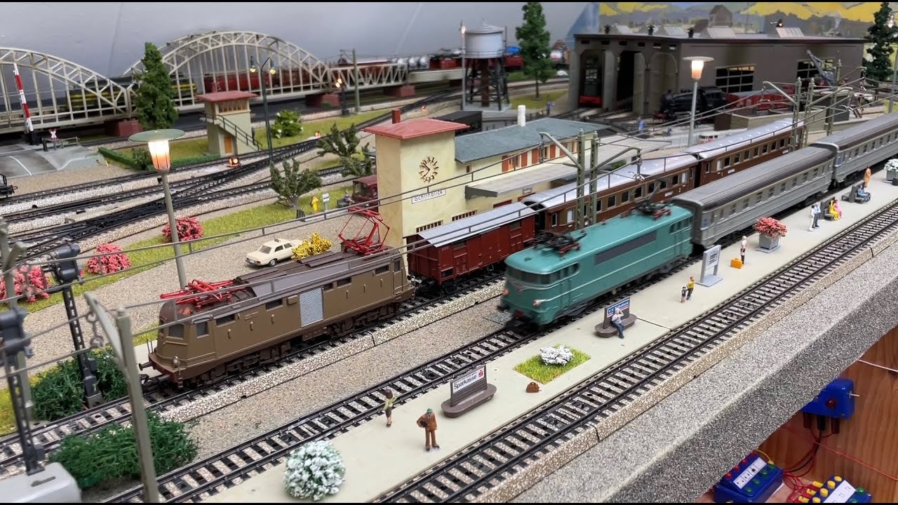 1966 M-Gleis Anlage mit SNCF, FS und NMBS Züge