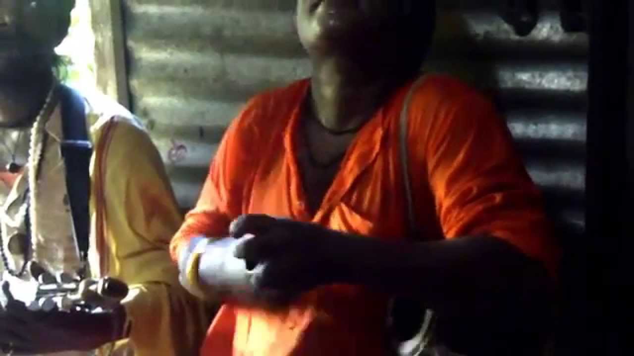 Tarak Das Baul , Ma amader pagolini pagla baba gajakhor