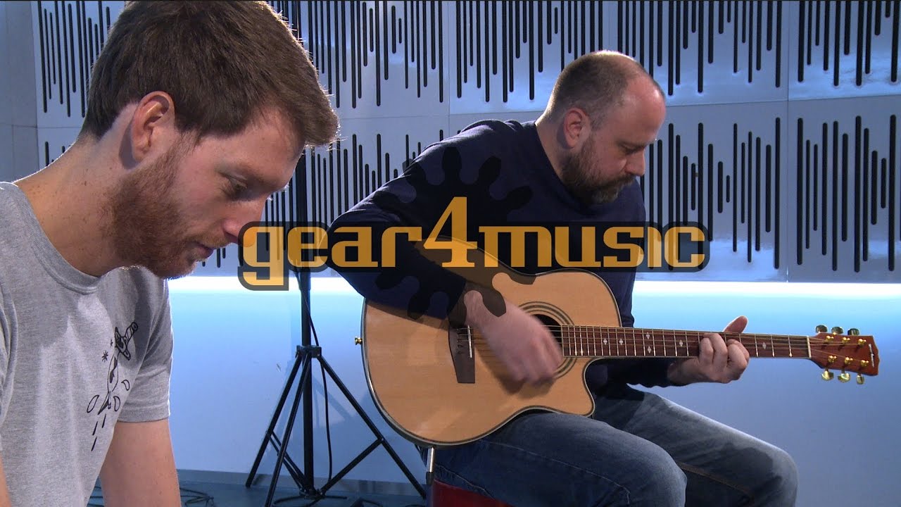 Roundback Electro Acoustic Guitar Performance