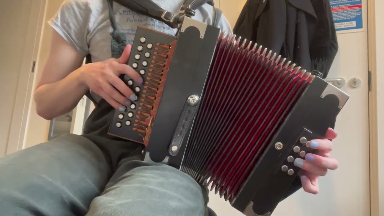 Ceci N'Est Pas Une Valse (Pascale Rubens) | Melodeon