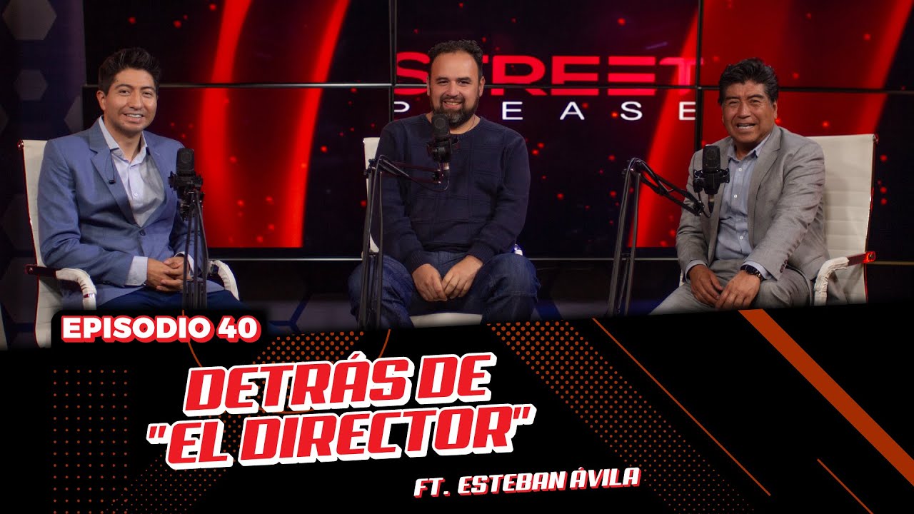 Detr&aacute;s de 