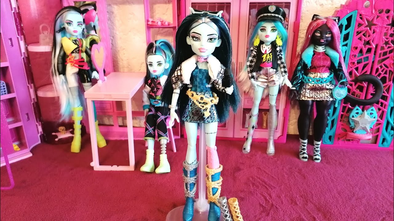 Monster High Hauntlywood Mysteries Frankie Stein Doll Review and Unboxing 