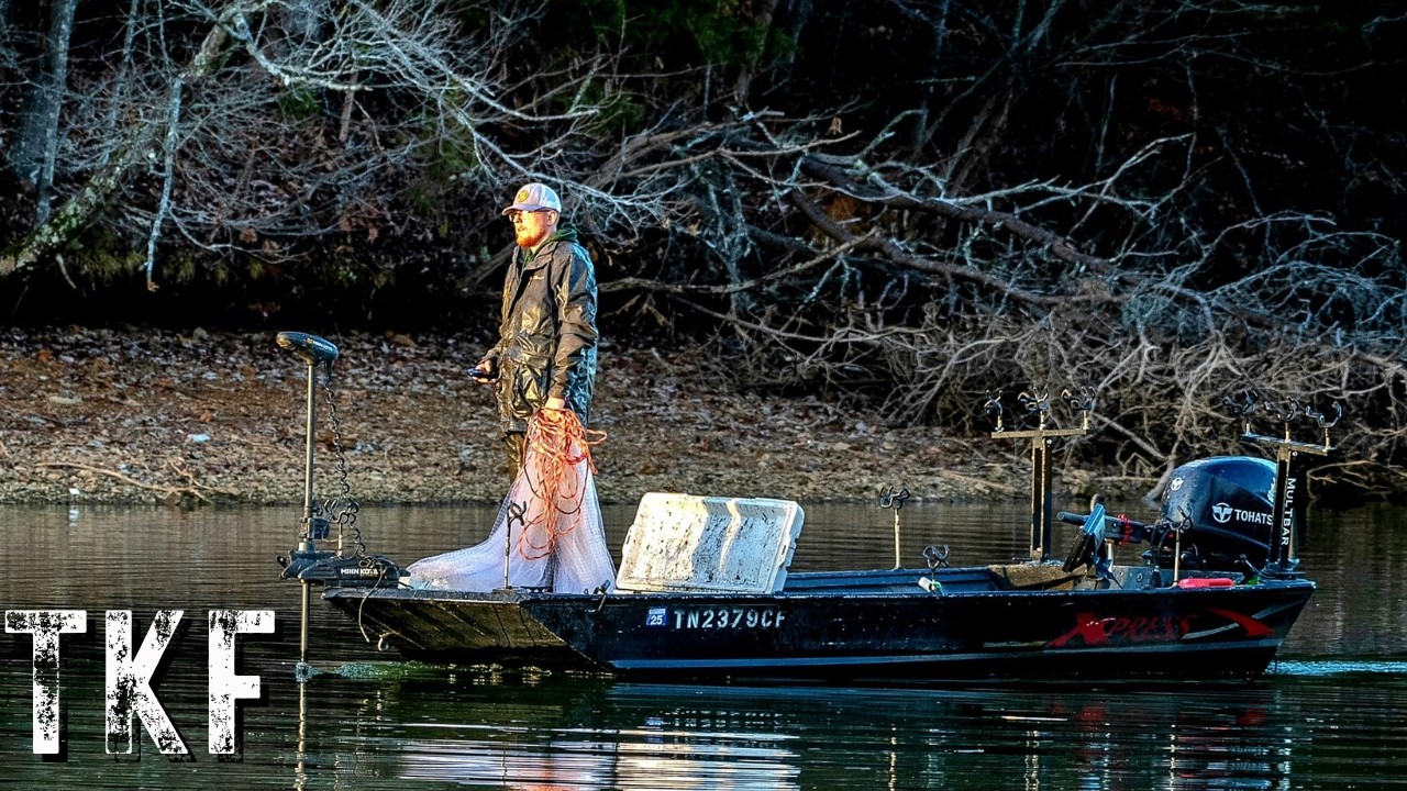 EPIC MONSTER CATFISH FISHING MARATHON FROM TINY BOAT!