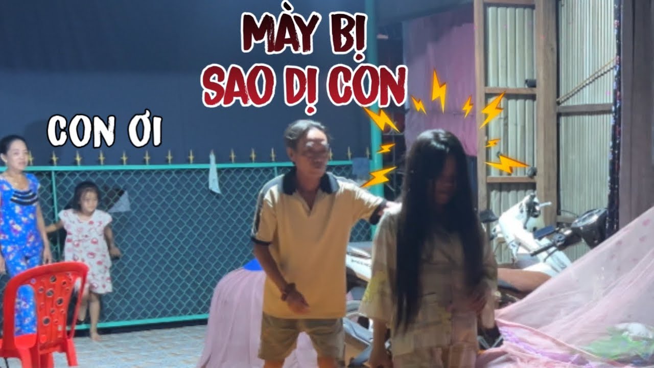 Bé Xuân Bị Mộng Du Làm Cả Nhà Thức Đi Theo Canh Chừng