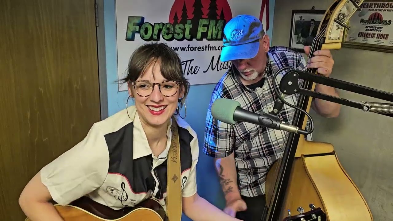 Li'l Lucy & the Outcasts. Live from Forest FM Studio, couple more for your Rockin Bluse pleasure  😁