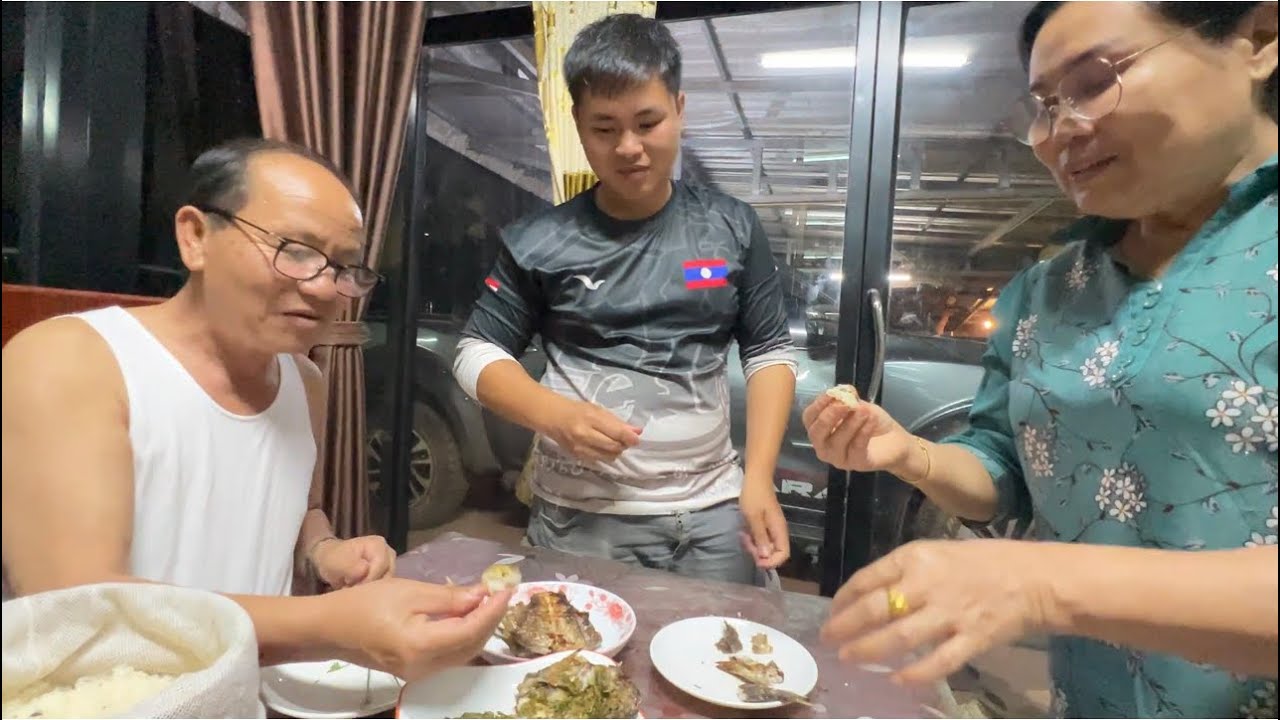 เดินทางมาถึงเวียงจันทน์แล้วพ่อปู่กับแม่ย่าดีใจมากได้ปลาที่ถูกใจกับของฝากจากล้องชาน