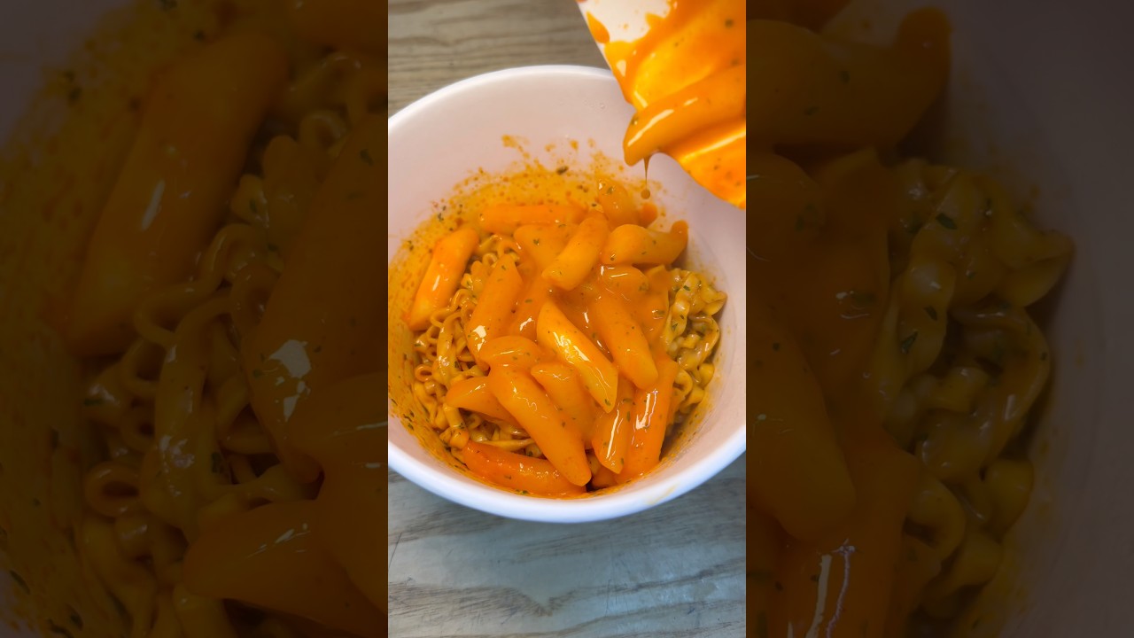 Korean Convenience Store 🍜 #Tteokbokki #buldak