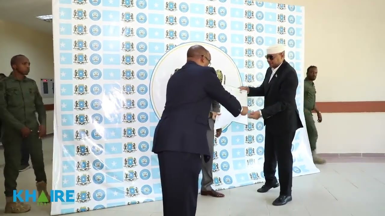 Xogta://SakariyeDaauud/Wararkii Ugu danbeeyay Xasan Cali Kheeyre Oo Kudoomay Shahadada Utartamida.