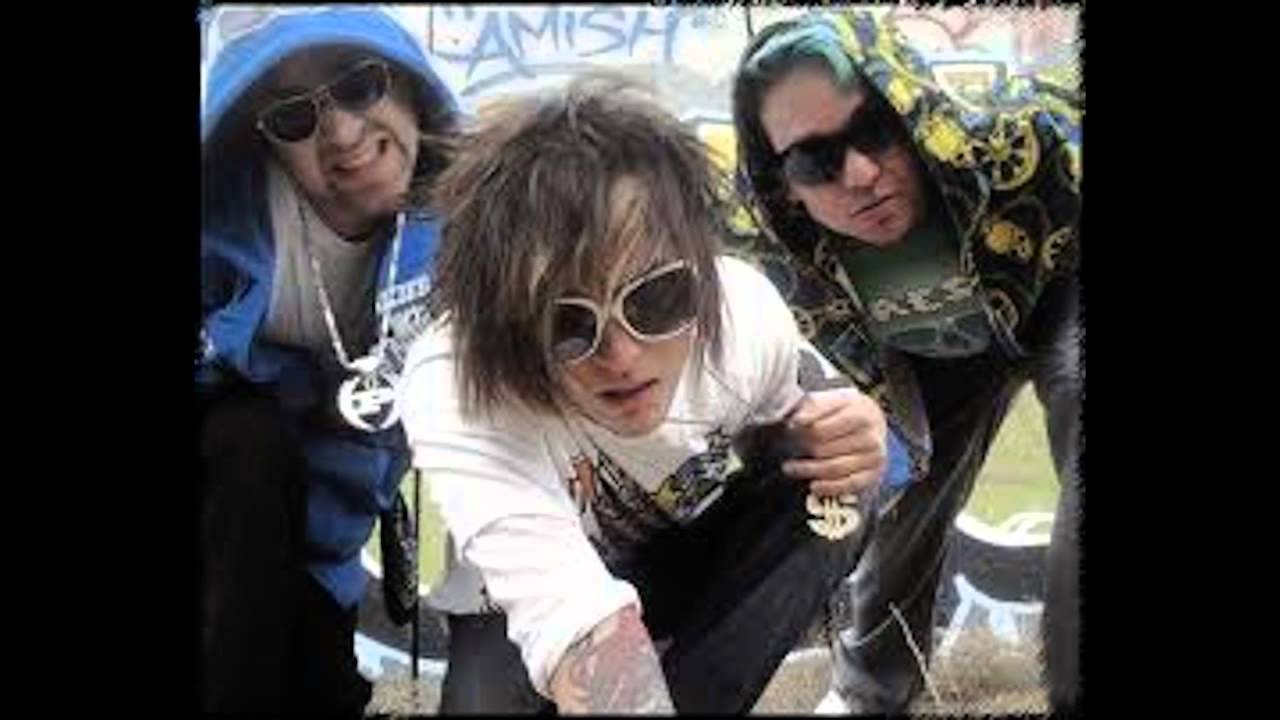 BrokeNCYDE - Blue Steel [HQ] LYRICS