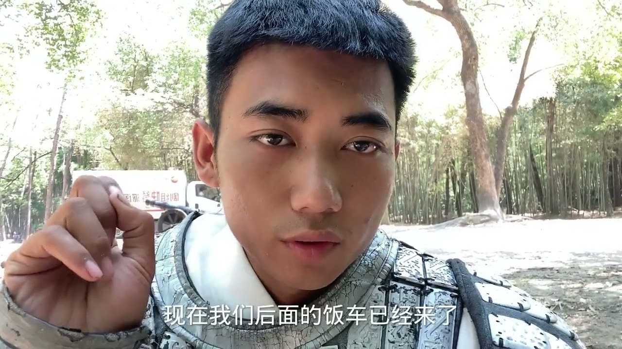 群演辉仔拍古装戏 竟然发现了李元龙的意大利炮 这是什么情况？         #剧组 #群演 #演员