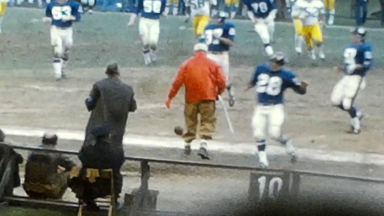 1971 NY Giants Football at Yankee Stadium 2