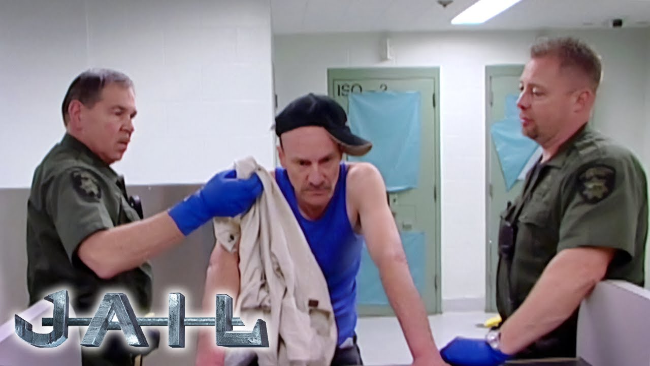 Chaotic Booking Process in Portland | JAIL TV Show