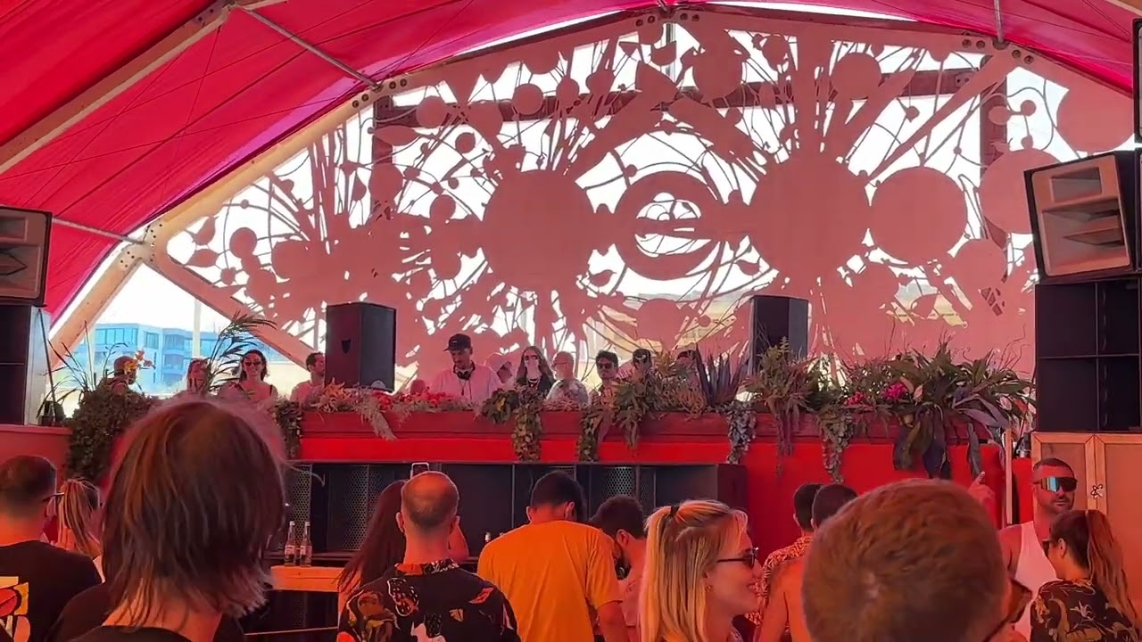 Dewalta at Sunwaves 31