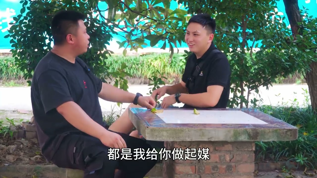 明二锅一家到荣昌，师兄赶紧安排硬菜招待，结果栽舅子也来凑热闹 #烤乳猪