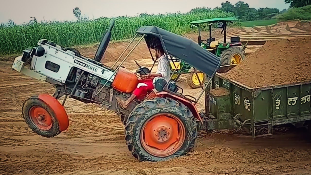 HMT 2511 pulled Double tyre trolley|2511 ਨੇ ਖਿੱਚੀ ਦੂਹਰੇ ਟਾਇਰਾਂ ਵਾਲੀ ਭਰੀ ਹੋਈ ਟਰਾਲੀ|
