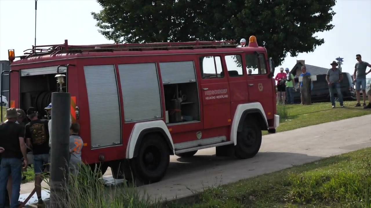 Brandweer spuit uitproberen Magirus
