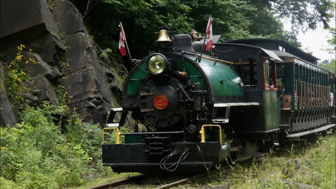 Happy Canada Day! 🍁 HLBR 2 West at Huntsville (JUL/1/2022)