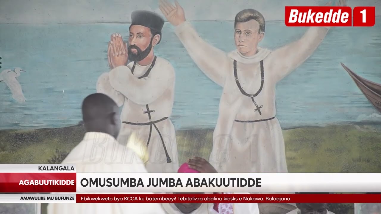 Agabuutikidde: Okujjukira Amnsi ne Mapeera  Aba Famire ya Amir Ssekikubo bawaddeyo ebiwandiiko.