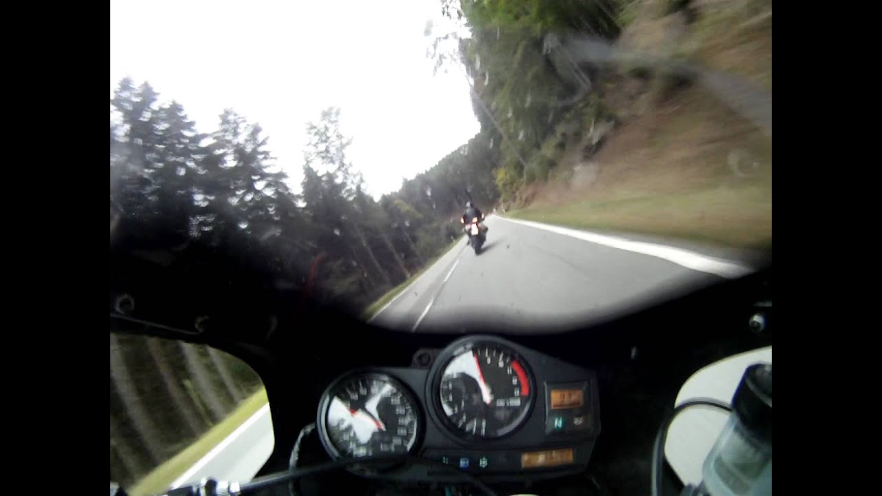 SC 33 filmt fast HIGH SIDER von Yamaha.16.09.2010