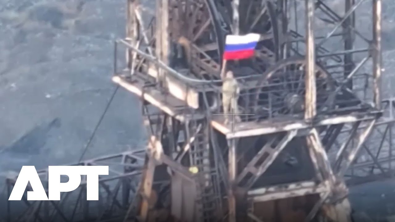 Russian Forces Unfurl Flag in Dimitrov, Donetsk After Clearing Ukrainian Positions | APT