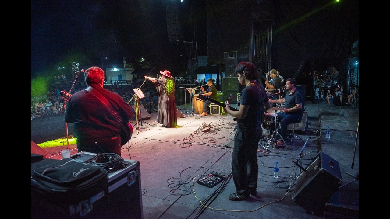 LA OMA (Daniel Altamirano - Pedro Favini) - Canta: SILVIA TORRES de Marcos Juárez.