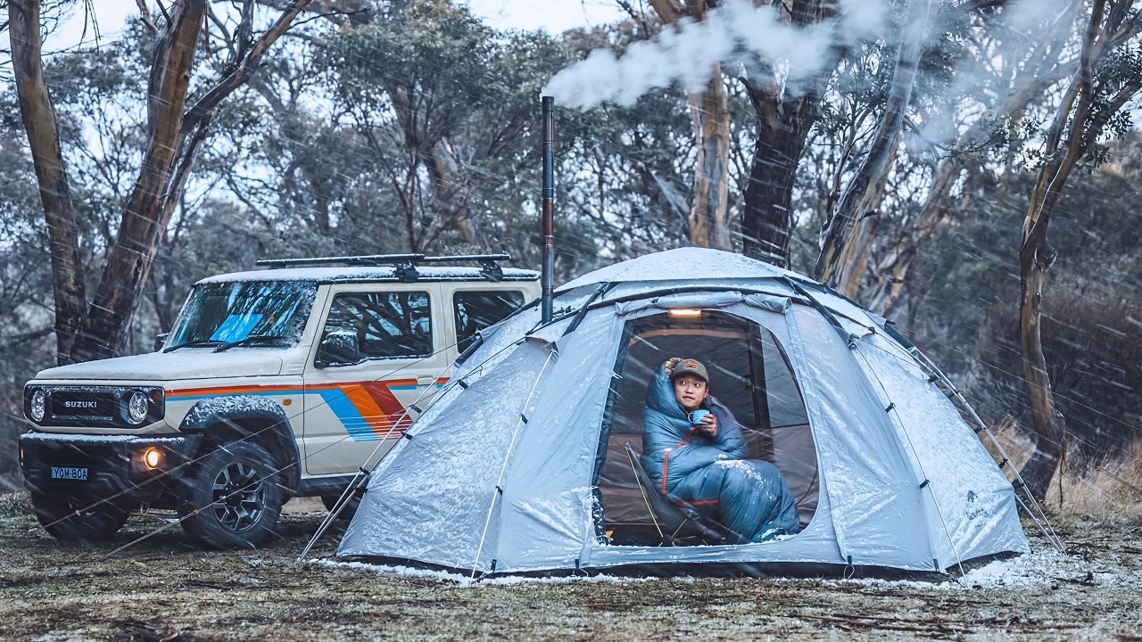 Solo Jimny Camping in Australia&rsquo;s Severe Winter Storms, Wood Stove ASMR, BLUETTI & Starlink