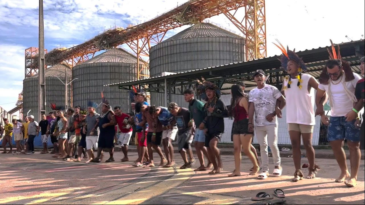 Protesto indígena bloqueia entrada de multinacional do agronegócio em Santarém | AFP