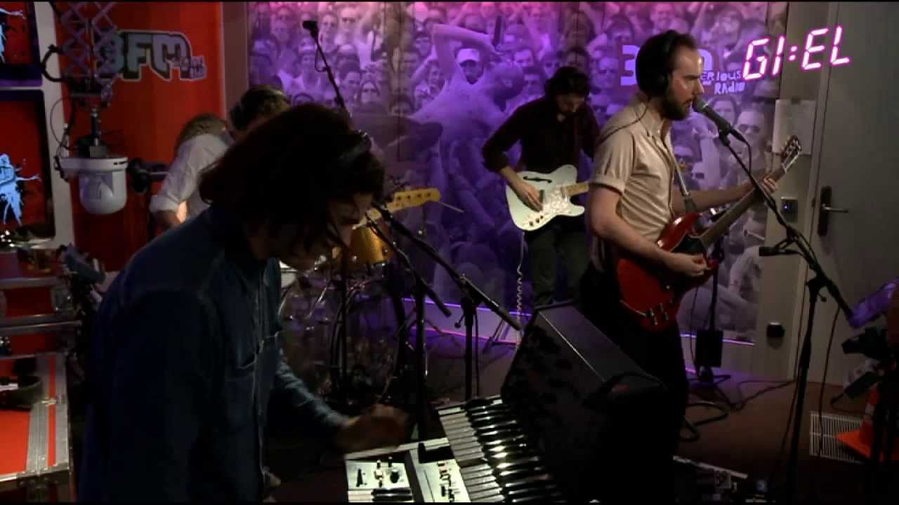 De Staat - Make Way For The Passenger (live at GIEL)