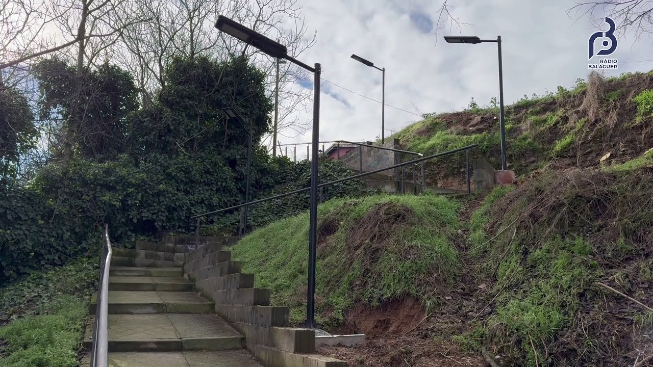 La Paeria instal·la nous fanals solars a les escales de pujada del carrer de la Giradeta de Balaguer