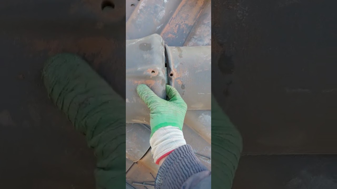 تركيب قرميد الزاوية ( الطربوش ) مقاول القرميد احمد الترك 00962795868447