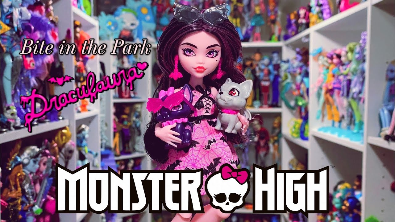 (Взрослый коллекционер) Распаковка Monster High: Укус в парке Дракулаура!