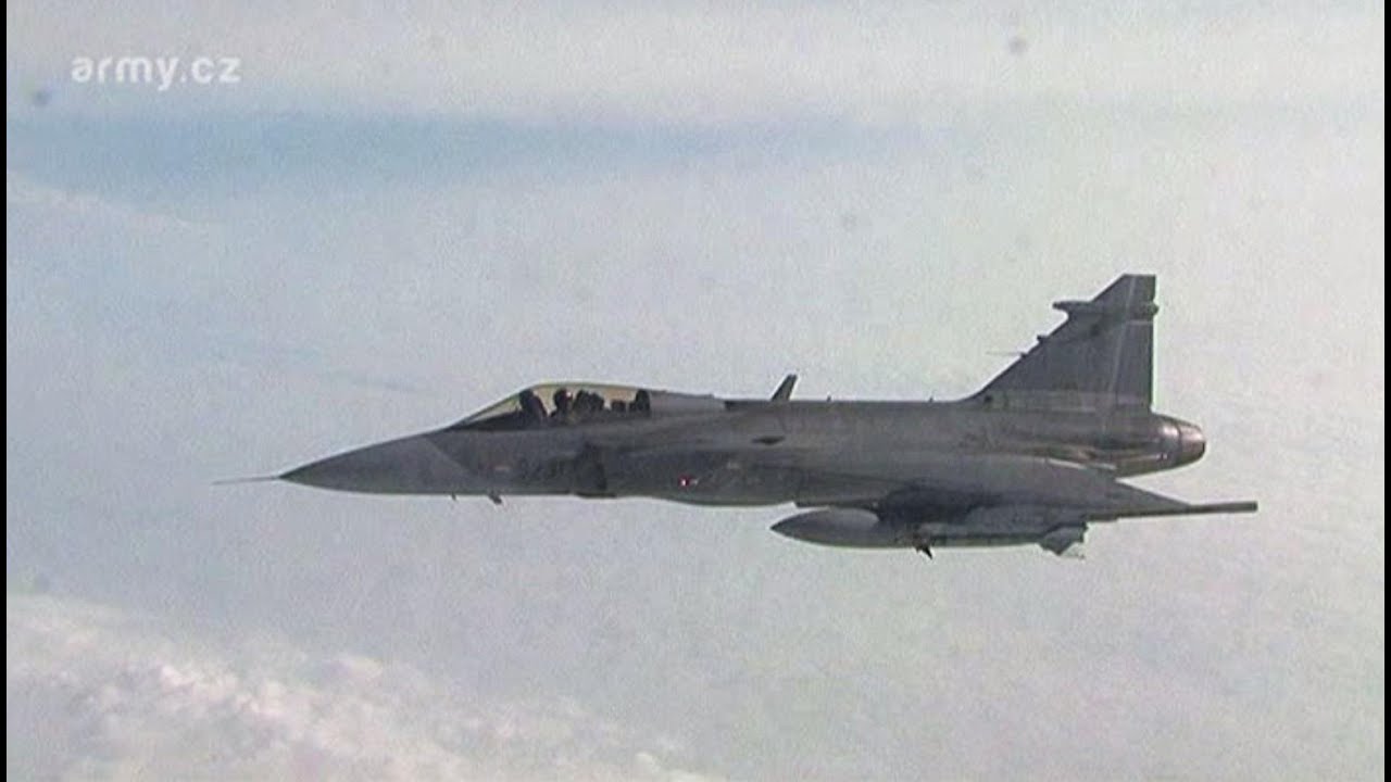 Gripeny střežící vzdušný prostor nad Islandem