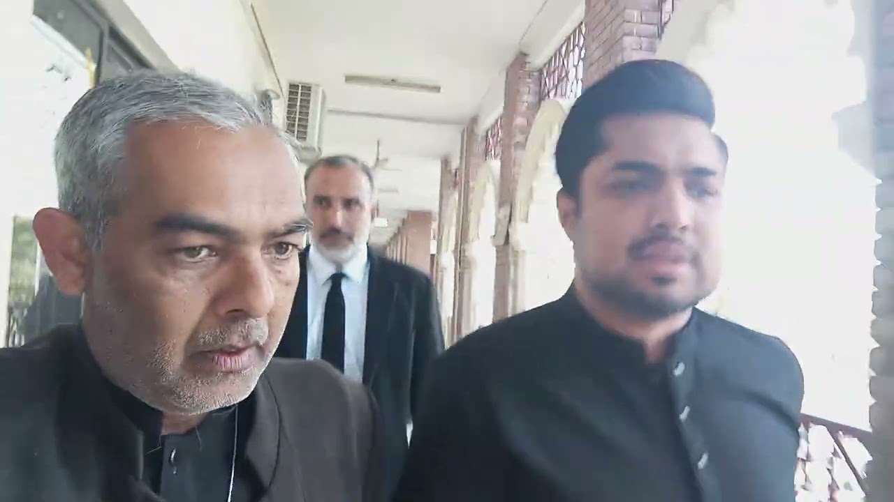 راولپنڈی سے سید اقرار الحسن کی سینئر سول جج وقار حسین گوندل کی عدالت میں پیشی کے موقع ۔۔۔