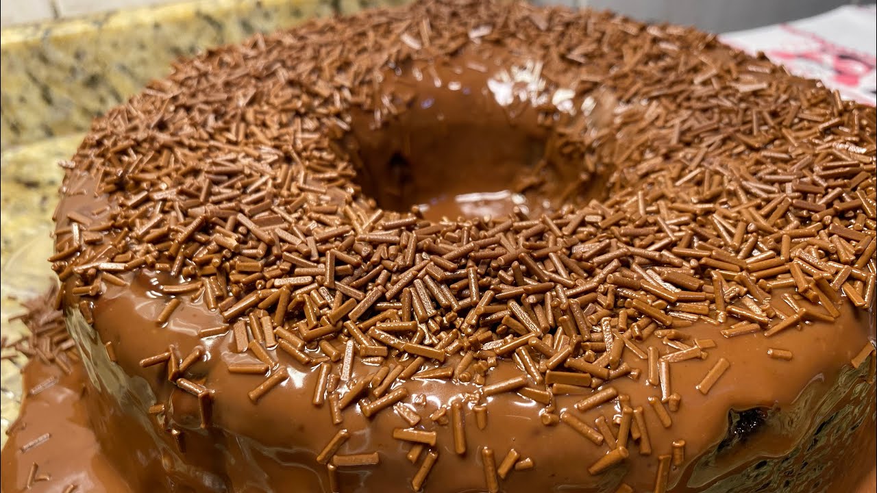 Esse vídeo é somente para os membros do Canal-Bolo de chocolate com Coca-Cola!!! Massa úmida e fofa