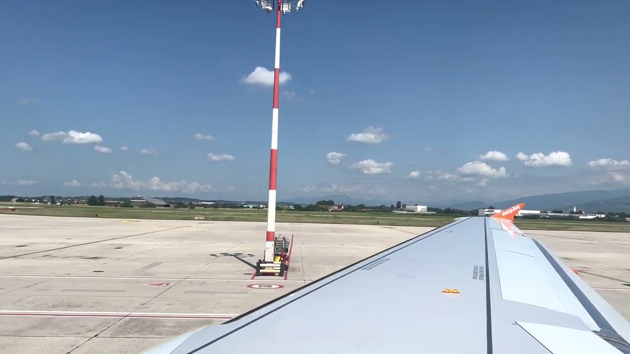 Easyjet Airbus A319 - Taxi and Takeoff from Verona