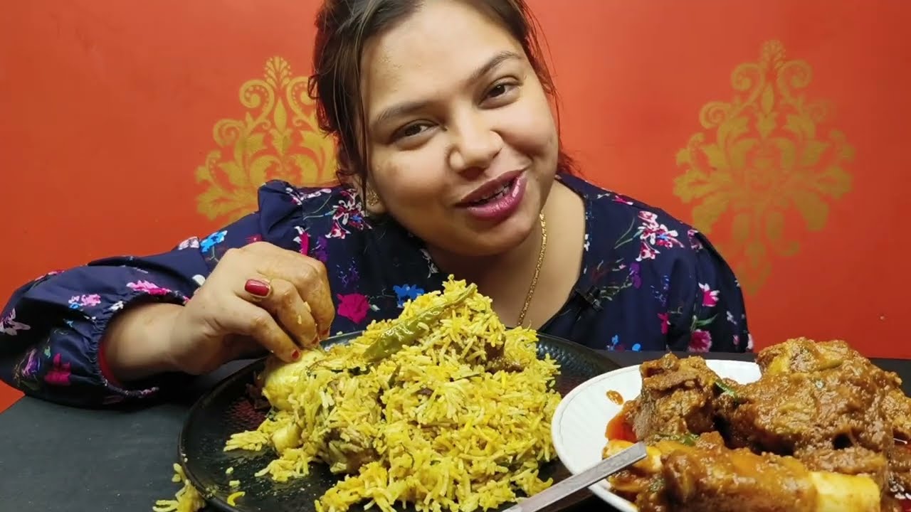 EATING Hyderabadi Mutton Biriyani And Mutton Vuna,Bigbites...