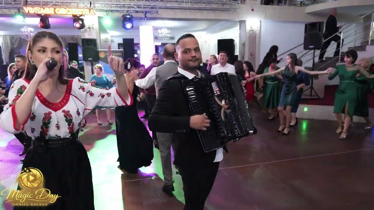 Roxana Sava ❌ Vintage Orchestra ❎Mi-am dorit sa am o fata🔴 LIVE la Ramnicu Valcea