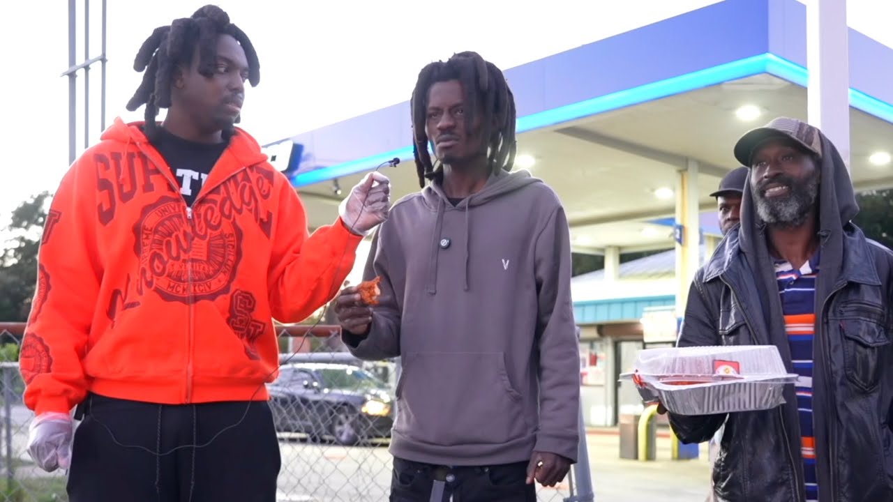 Paying Strangers in the Trenches to Eat the World&rsquo;s Hottest Chicken 5