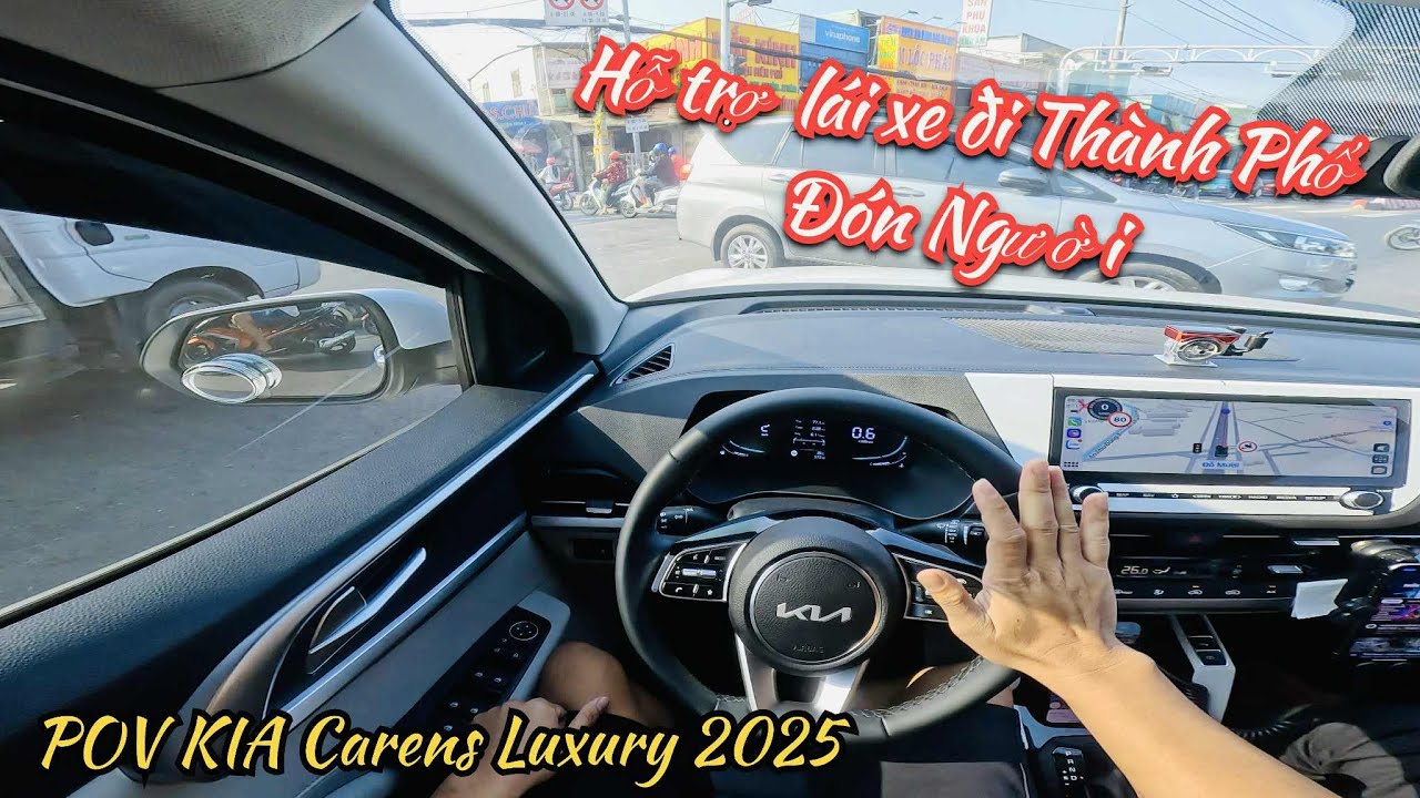 POV KIA Carens Luxury 2025 - Hỗ trợ thằng em đi Thành Phố đón người | Phạm Linh TV
