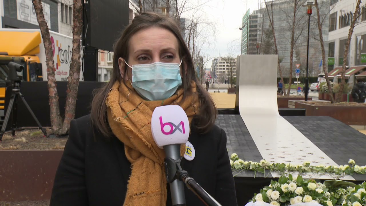 Rescapés et proches des victimes se recueillent à Maelbeek
