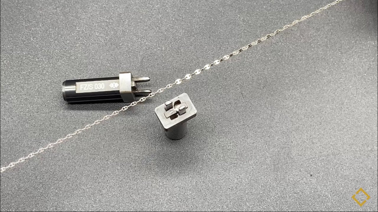 #32 Radiant elegance: unveiling the magic of cable chain with plate hammered sun