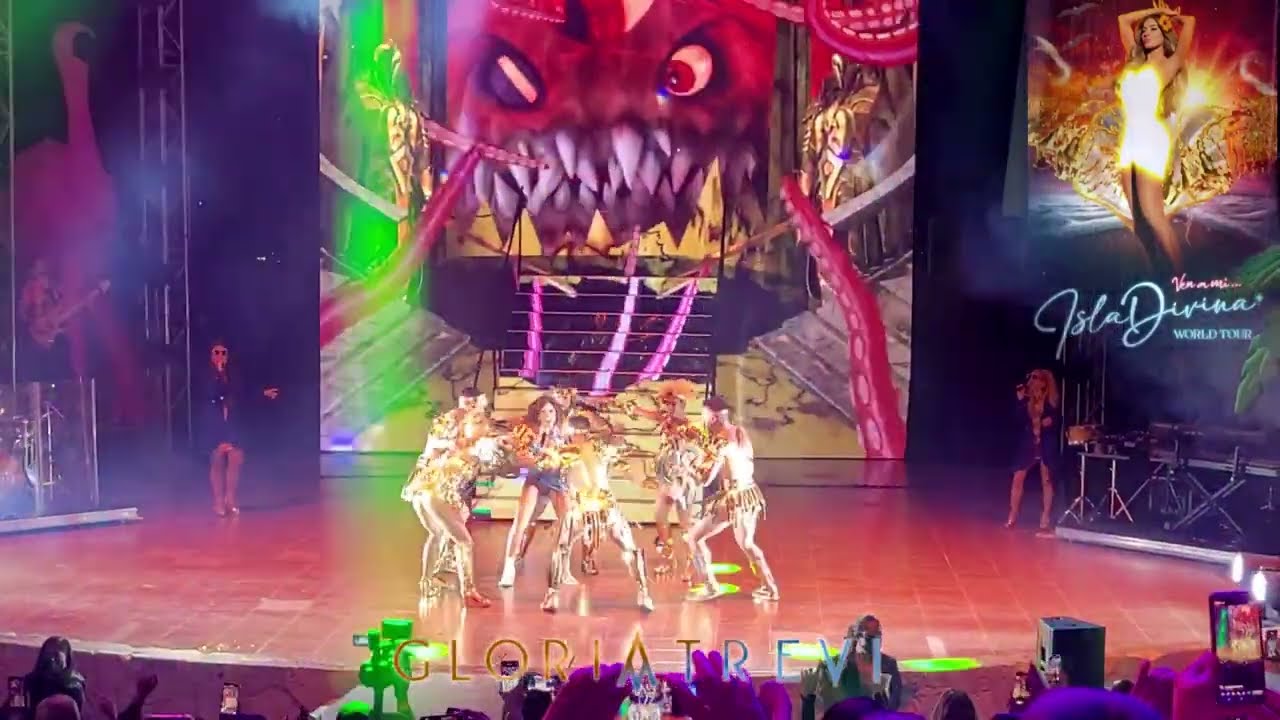 Gloria Trevi - Gloria Grande Todos Me Miran (Auditorio Guelaguetza Oaxaca)