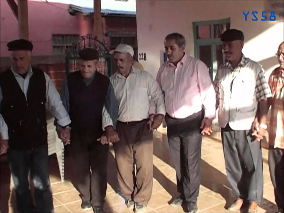 Düzyayla Köyü 2007 Davul Zurna & Halay.wmv