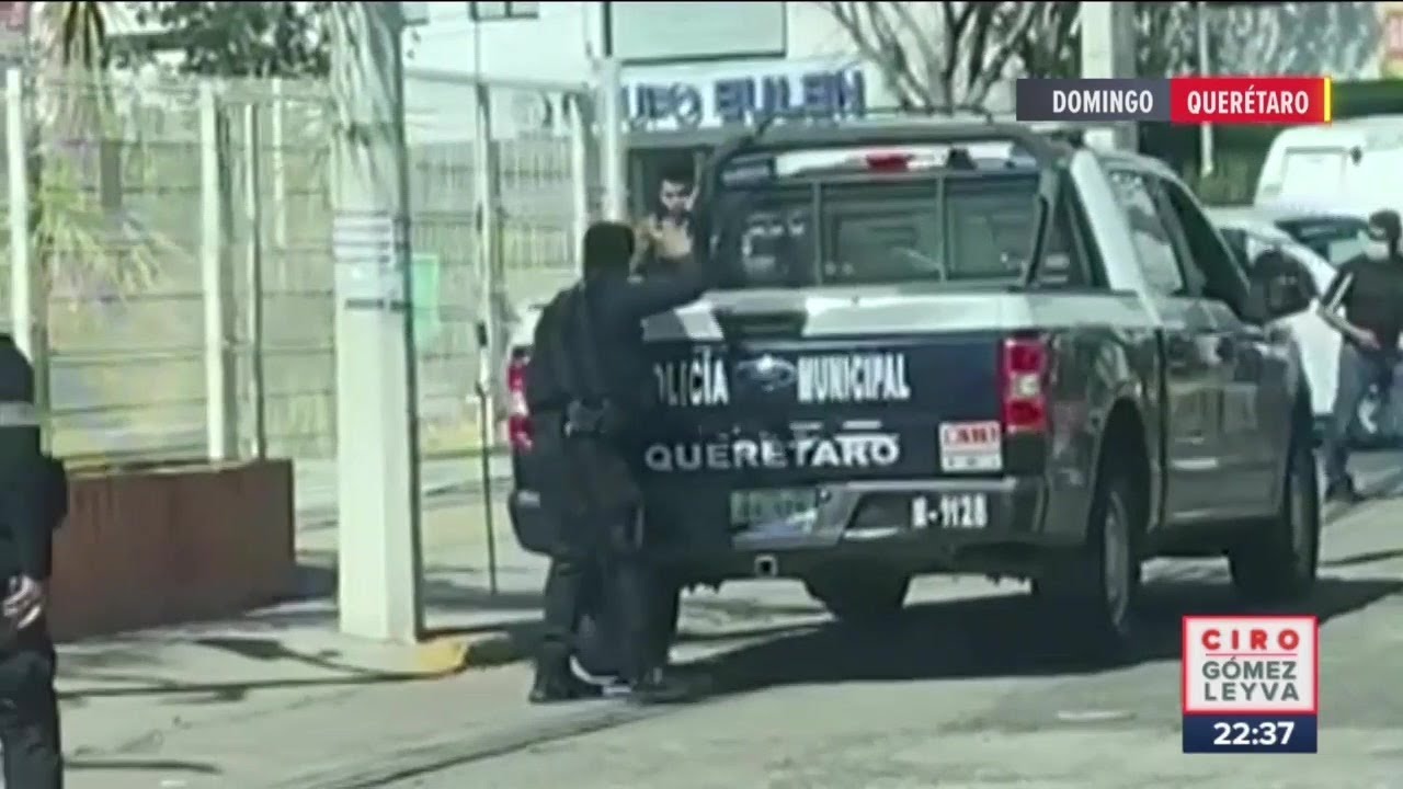 Dos hombres agreden y desarman a dos policías municipales de Querétaro | Noticias Ciro Gómez Leyva