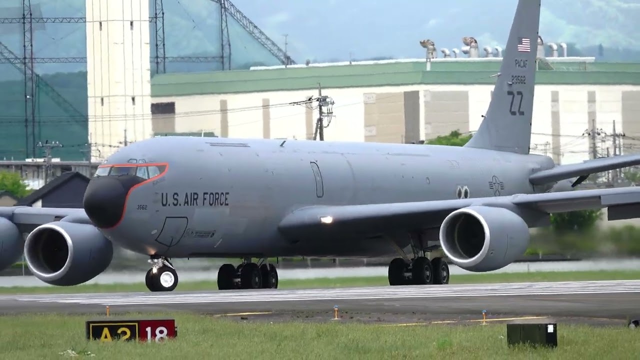 USAF KC-135R take off Yokota AFB RWY18.