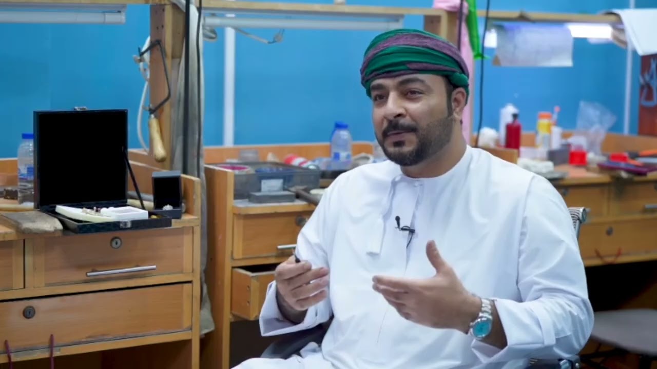 حكاية شغف لقمان الهوتي بالأحجار الكريمة.. عمان كنز من الجمال